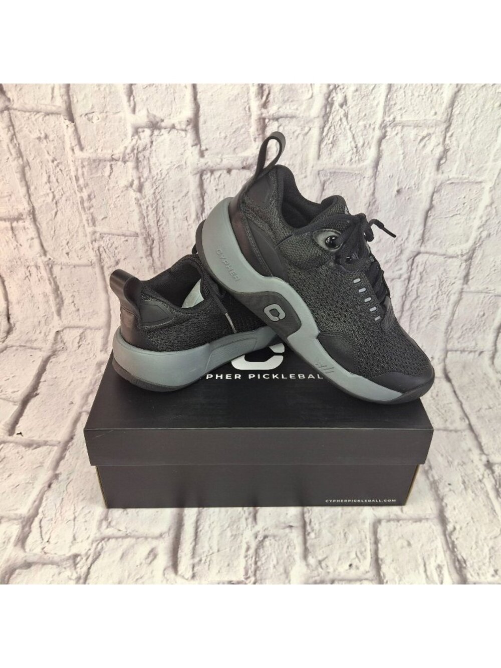 Cyber Pickleball Women's Athletic Shoes in Black and Gray